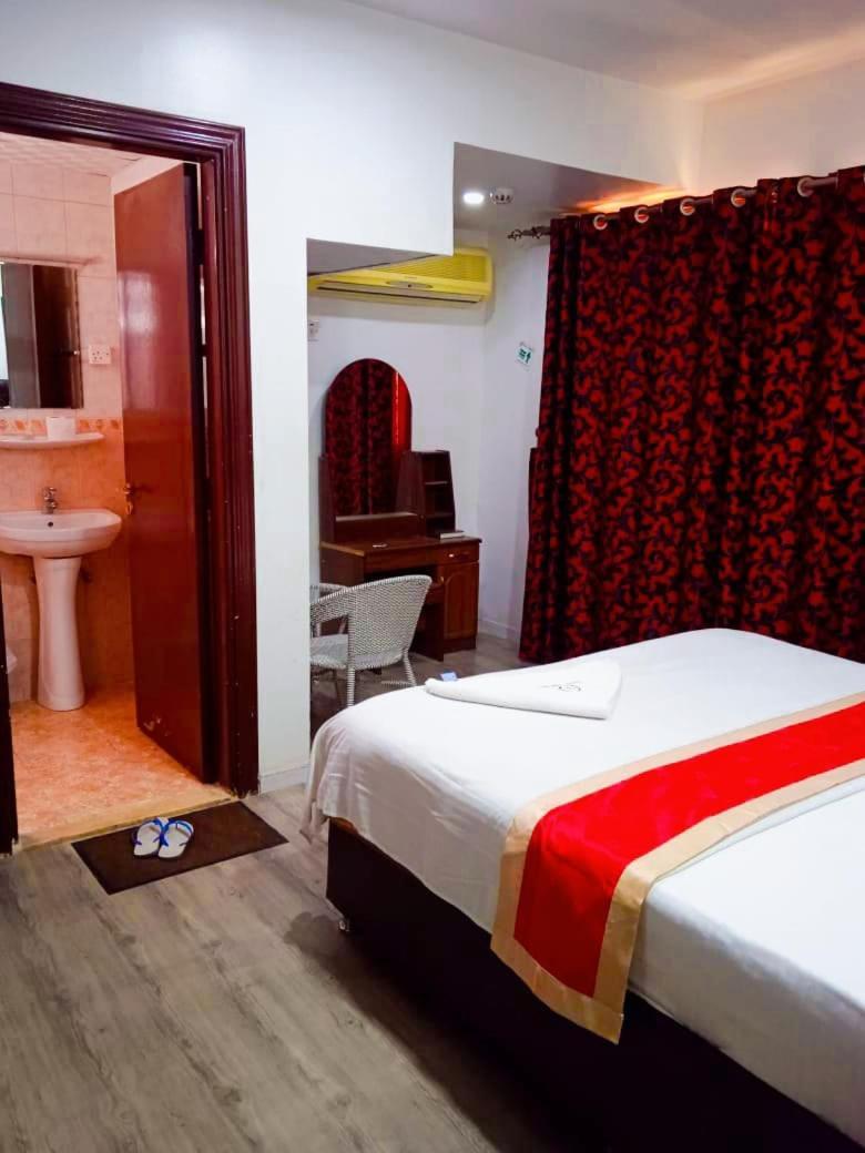 Hala Hotels Apartments Шарджа Экстерьер фото